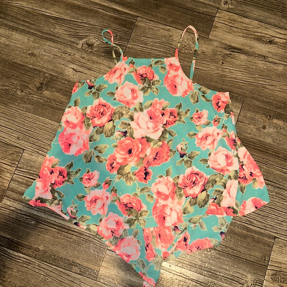 Boutique Multi colored summer top